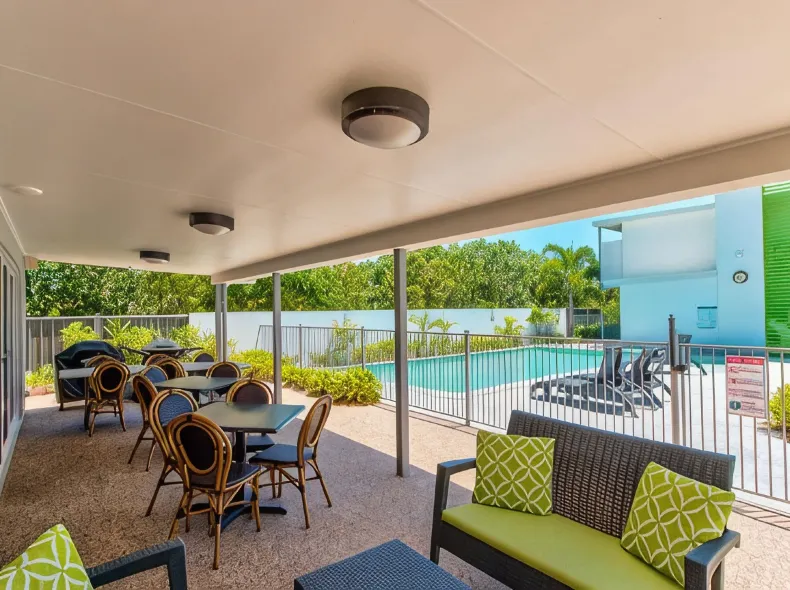 Mackay Oceanside Central Hotel Official