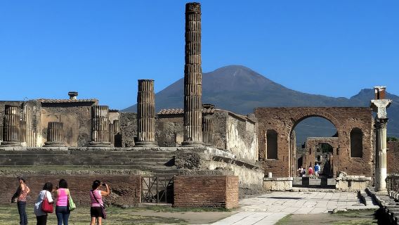 From Naples: Skip the Line Pompeii Guided Tour – Small Group
