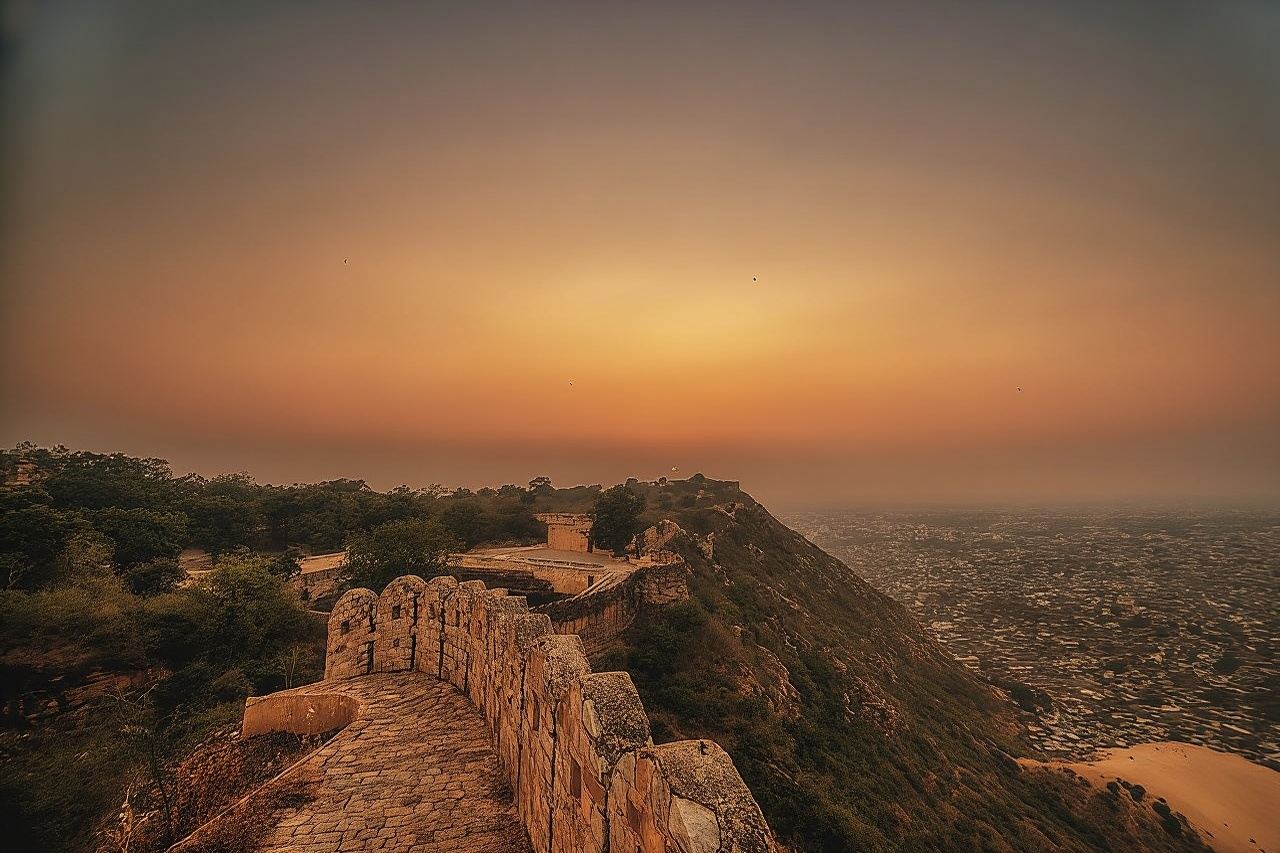 Private Jaipur Night Tour with Nahargarh Sunset Viewpoint