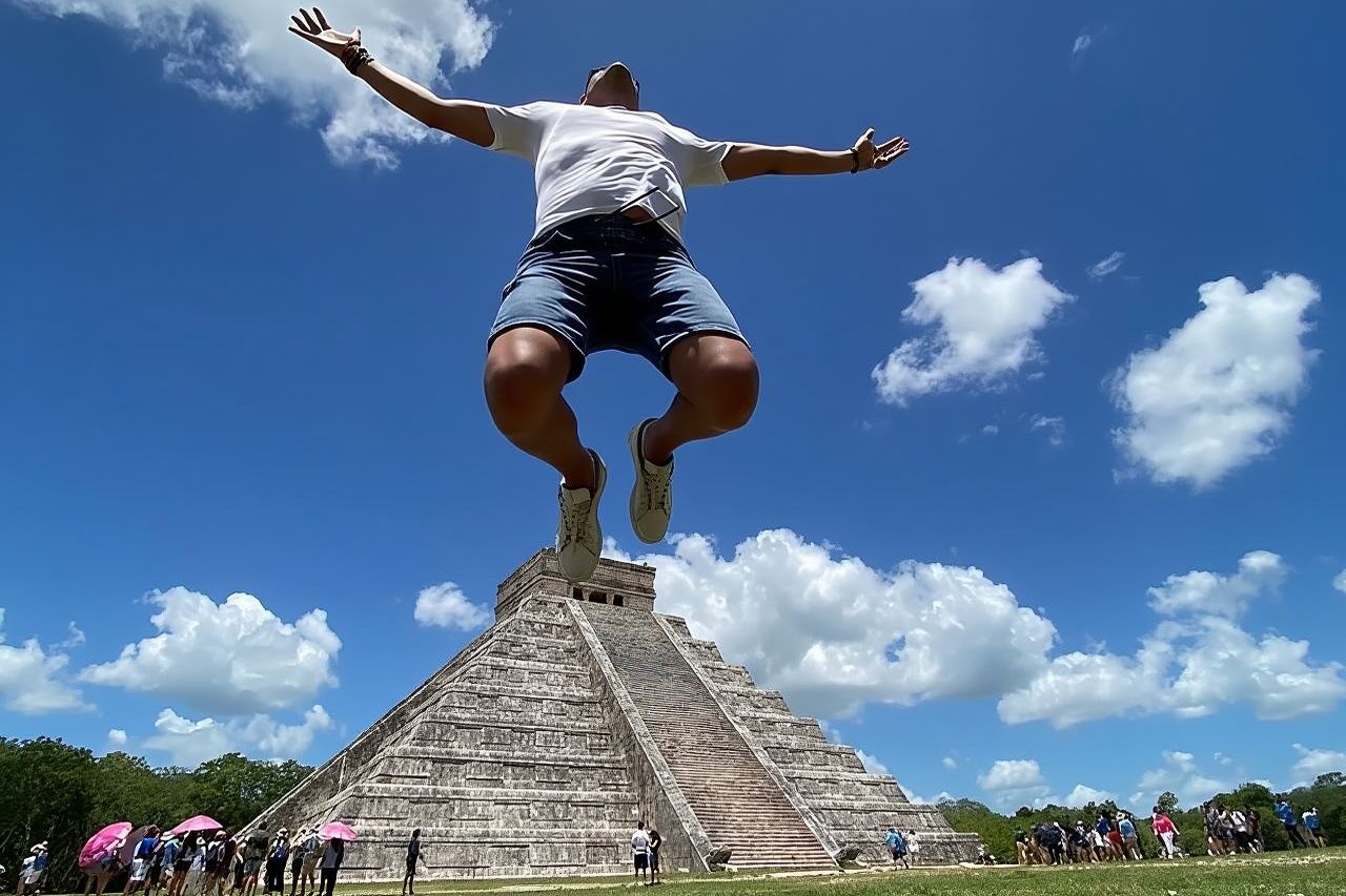 Small Group Tour to Chichen Itza, Cenote and Ekbalam from Cancun