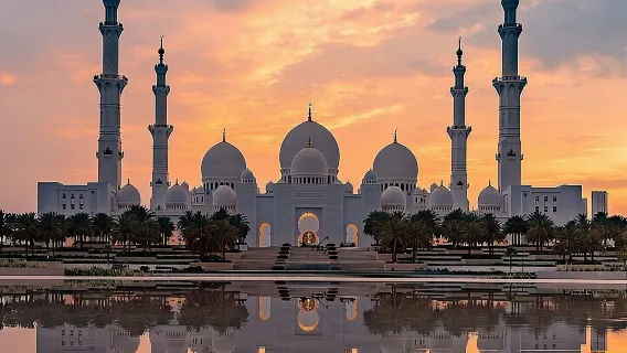 Abu Dhabi Full-day Sightseeing Tour from Dubai with Mosque Visit 