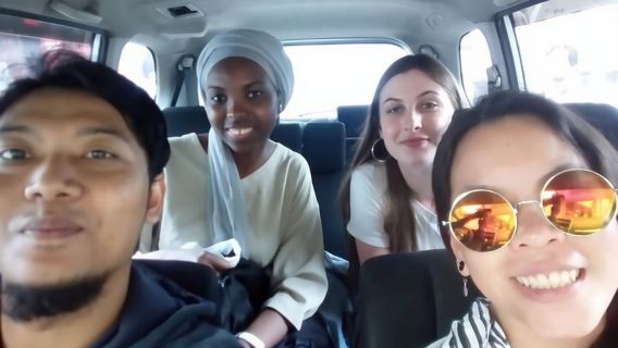 Sewa Mobil Tour Bandung dengan Pemandu Pribadi