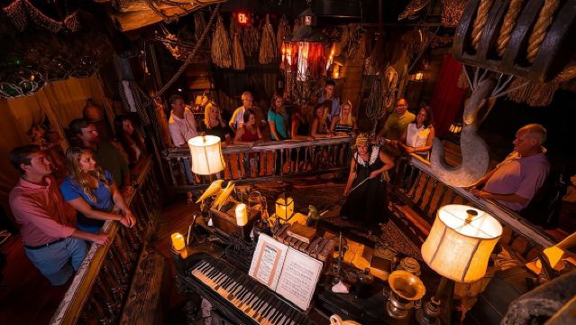 ทัวร์รถรางชมผีและหลุมศพในคีย์เวสต์