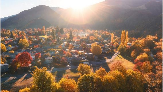 Premium small-group 1-day tour to Arrowtown & Glenorchy with Chinese guide from Queenstown