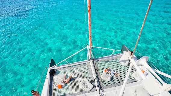 Crucero de medio día en catamarán por la bahía de Palma
