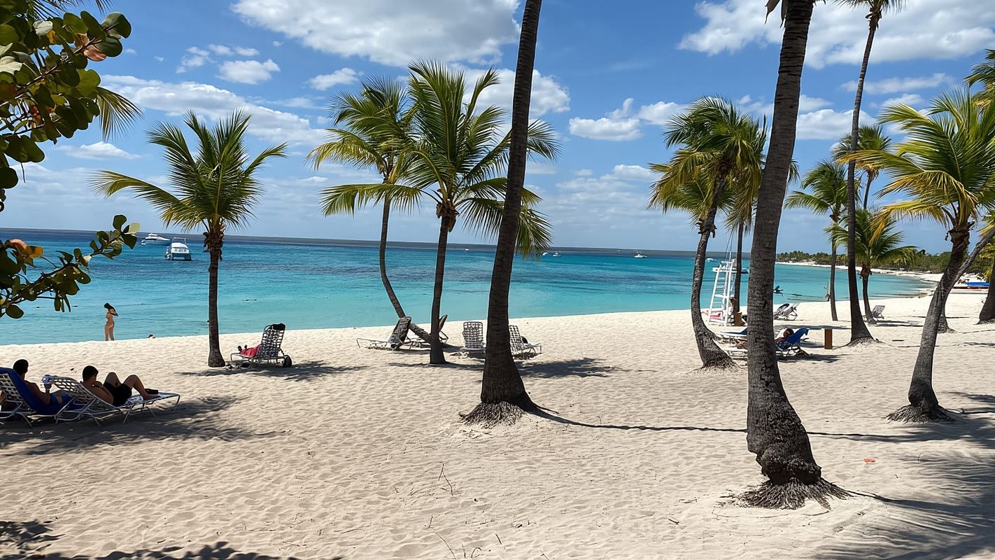Bávaro: Tauchtour zur Insel Catalina mit BBQ & Getränken