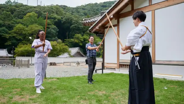 大阪：私人武士體驗 - 與劍術大師一起訓練