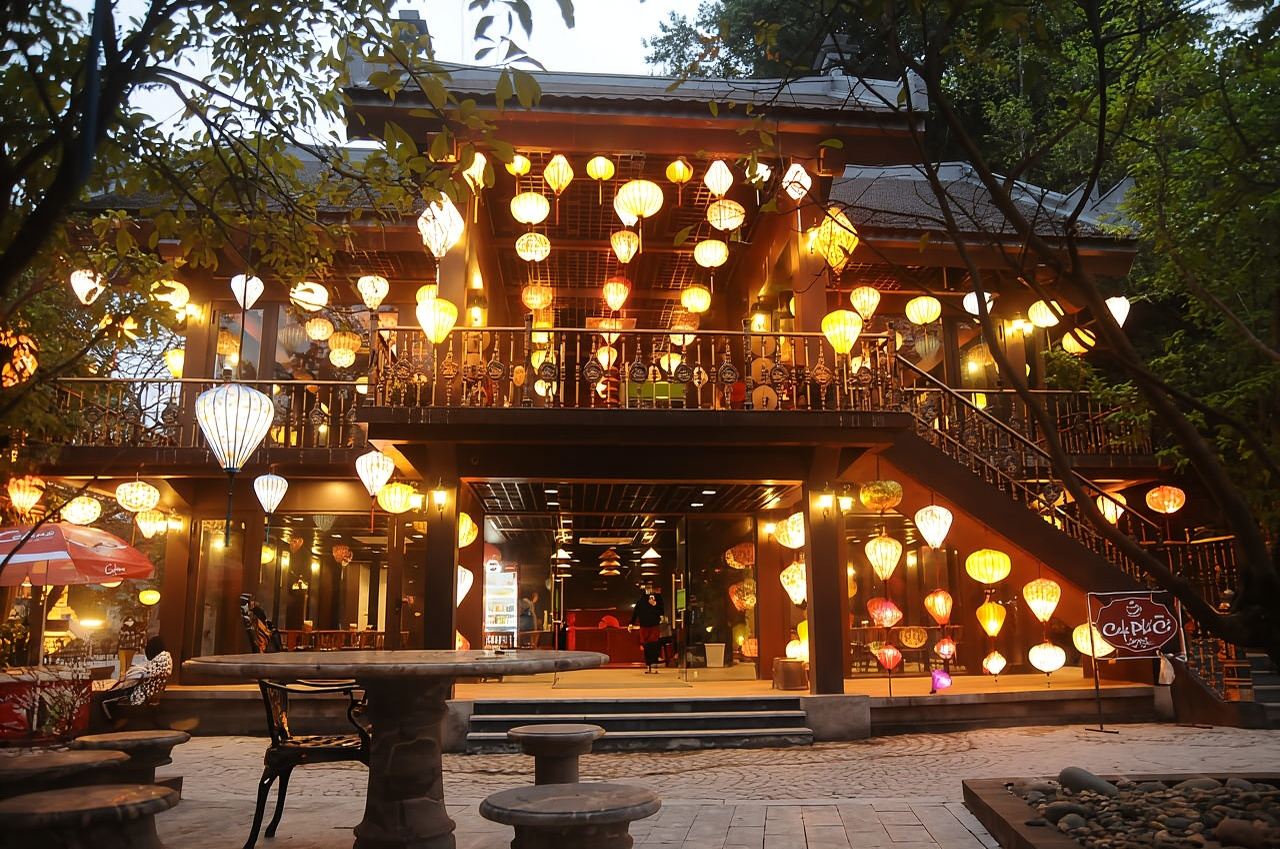 Hoàng hôn Ninh Bình bằng xe Jeep (đón Tràng An/Tam Cốc)