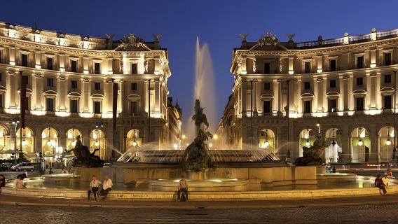 Roma: Tour notturno in autobus scoperto