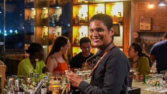 ชิมเหล้ารัมบูติกและช็อคโกแลตที่Lunático