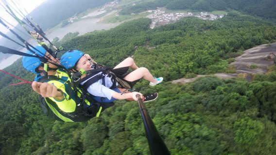南昌獅子峯滑翔傘飛行體驗滑翔傘飛行體驗【專業教練帶飛/贈送全程高清視頻攝像/406米滑翔】
