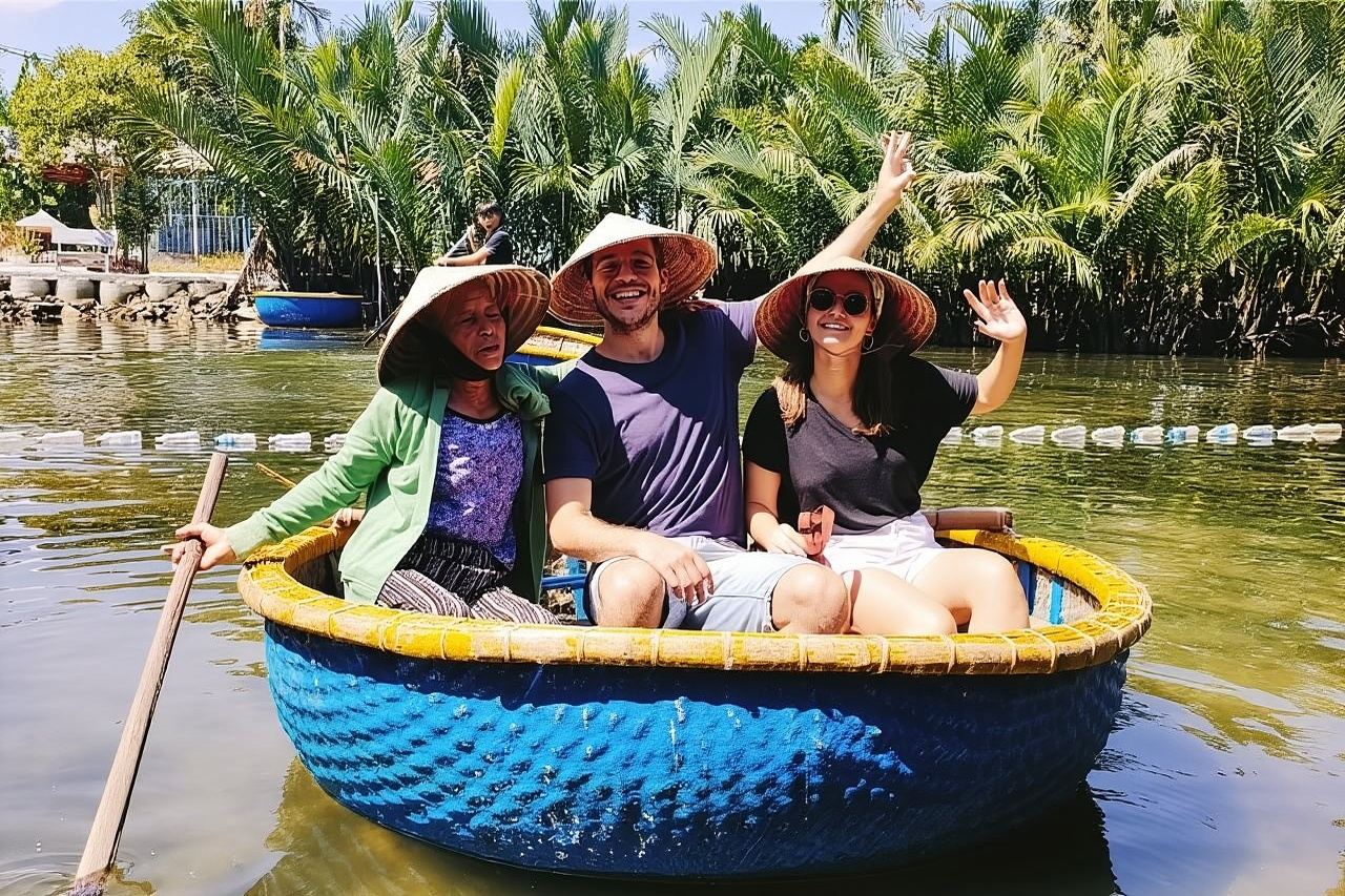  Basket Boat and Cooking Class Experience