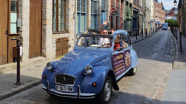 Unique Tour of Lille by Convertible 2CV - 1h00