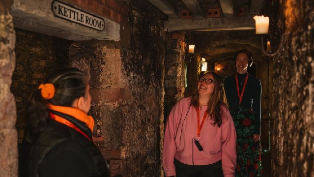 Tour Storico dei Sotterranei in Piccolo Gruppo Multisensoriale a Edimburgo