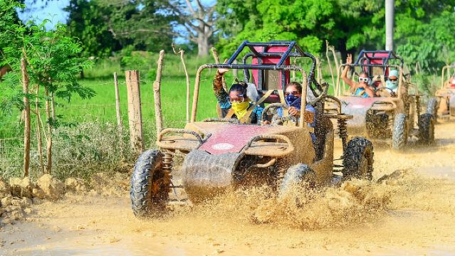 Aventura en Buggy por las Dunas de Punta Cana