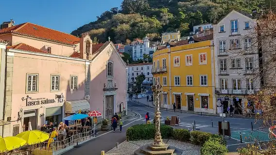 ทัวร์แบบกลุ่มไปยังซินตรา, เปนา, เรกาเลรา, กาโบ ดา โรกา และกาสไกส์