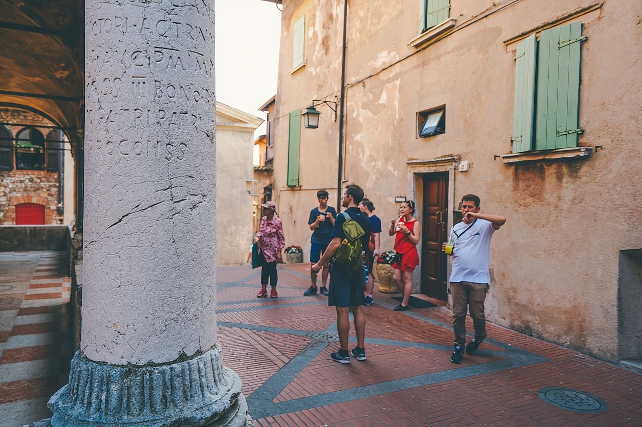 Sirmione: Lake Garda Boat, Grotte di Catullo & Walking Tour