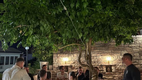 Gjirokaster: Experiencia de cata en la terraza de piedra oculta