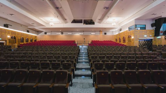 Bangkok: Entradas sin colas para el espectáculo de cabaret Golden Dome