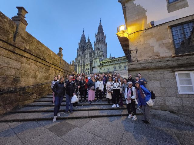 Сантьяго-де-Компостела: тур по легендам и галисийский ужин