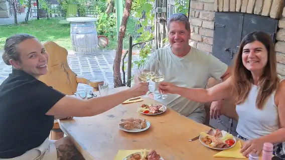 Countryside Half-day Gastro & Wine Tours near Budapest with Meal