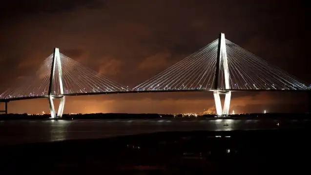 Charleston: Luxury Harbor Dinner Cruise