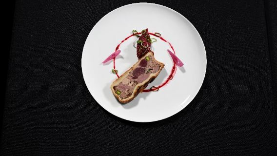 París: Espectáculo de cabaret "L'Oiseau Paradis" con almuerzo y bebidas