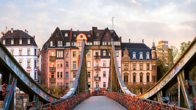 Penterjemah Profesional Bahasa Cina & Jerman di Berlin, Jerman|pemandu pelancong tempatan|Temani lawatan perniagaan|Terjemahan Pameran|Perkhidmatan lawatan bebas|Perancangan Perjalanan Tersuai