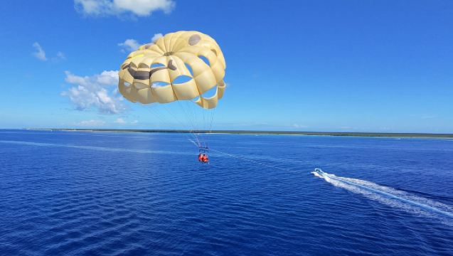 Cozumel: Miglior Esperienza di Parasailing + Armadietto