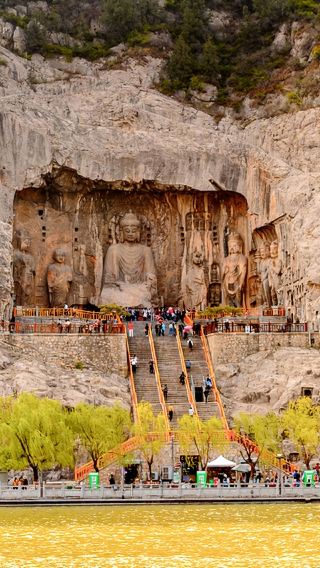 Zhengzhou Private Day Tour to Shaolin Temple and Longmen Grottoes