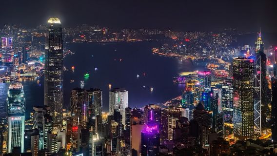 Гонконг в ночных огнях: экскурсия в мини-группе с посещением трамваев "Дин-Дин" и канатной дороги на пик Виктория