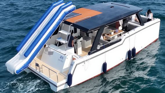 三亞遊艇出海【親子出遊】GT421雙體帆艇+滑滑梯、水上魔毯、海釣、浮潛、自駕體驗、娛樂豐富---