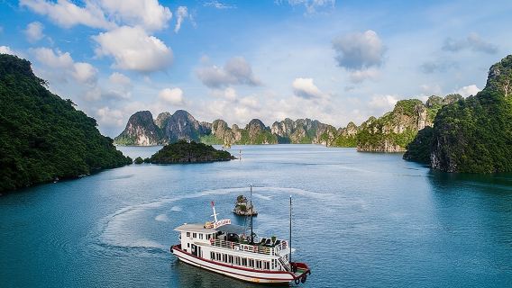 Ha Long Bay Six Hours Trip Kayaking & Swimming on Beach