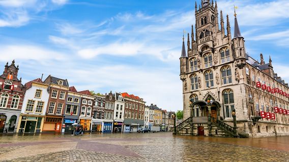 Self guided tour with interactive city game of Gouda