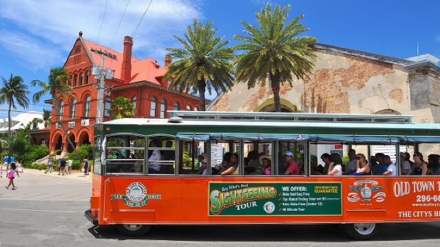 ทัวร์รถรางขึ้นลงได้ตามใจชอบในคีย์เวสต์