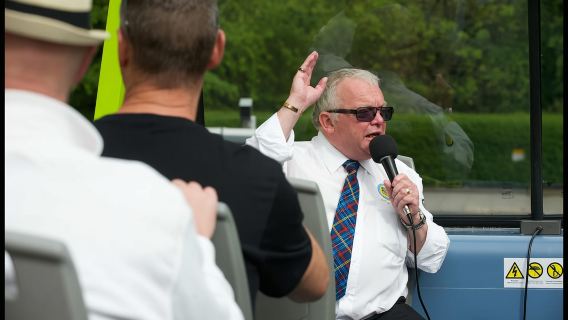 Edinburgh: Hop-On Hop-Off Bus Tour with Live Guide