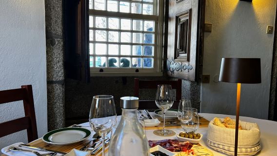 Douro Valley: A Sensory Experience in the Douro: Wines, Olive Oil, and History