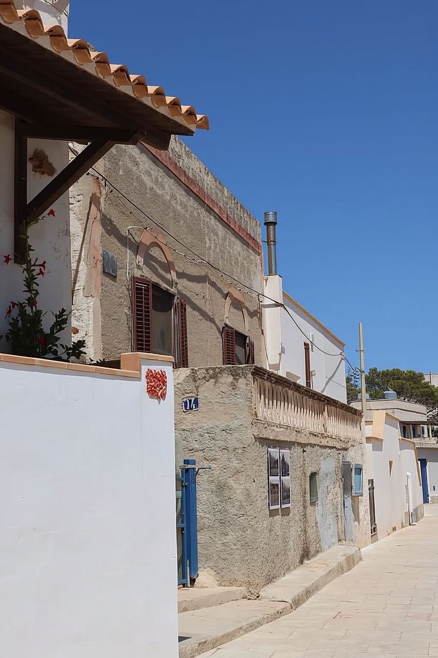 From Trapani: Favignana and Levanzo Mini Cruise with Lunch