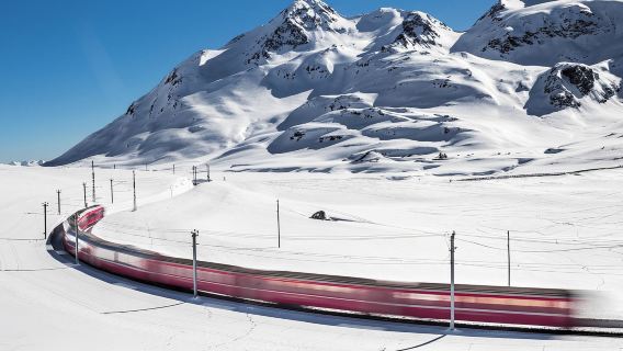 Ab Tirano: Bernina-Zugticket mit Weinprobe