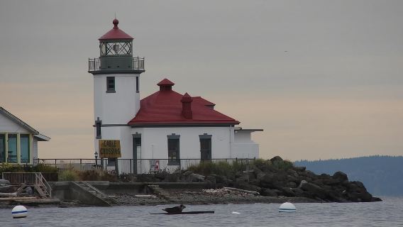 Seattle: Alki Lighthouse Sea Kayak Tour