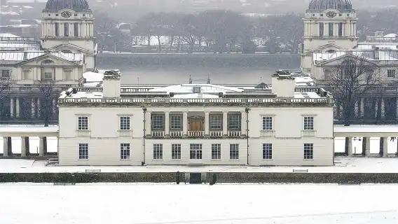 ทัวร์ 1 วัน ปราสาทลีดส์ ตลาดคริสต์มาสแคนเทอร์เบอรี และไวท์คลิฟส์กรีนิชในสหราชอาณาจักรในช่วงคริสต์มาสอีฟ