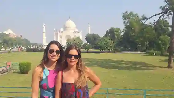 デリー発：タージ・マハル、ファテープル・シークリー、野生動物巡り2日間ツアー