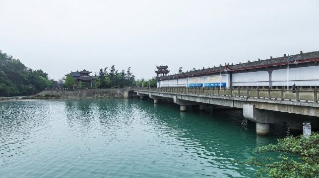 四川成都+都江堰+青城山包車一日遊