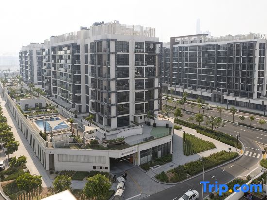 Netflix and Wi-Fi Studio Pool, Gym & City Views