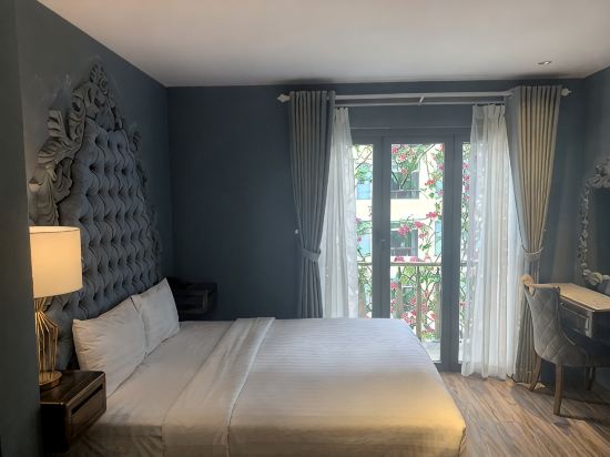 Diamond Hill Hotel Room Type - Suite, Balcony
