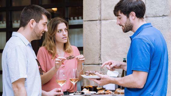 Tour gastronomico di San Sebastian: degustazione di pintxos abbinati a vini spagnoli