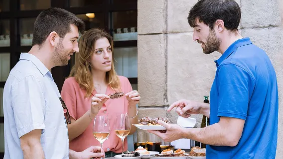 Circuit gastronomique à San Sebastian : Dégustation de pintxos accompagnée de vins espagnols