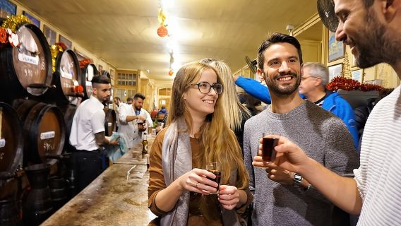 Flamenco, Tapas and Wine Tour: Best of Málaga in one Evening