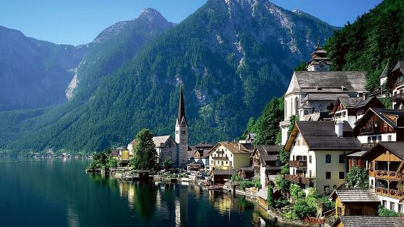 Private Hallstatt Round Day Trip and Picnic in Alps from Prague