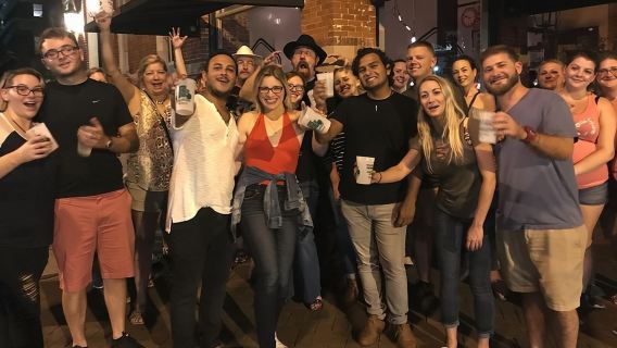 Merangkak Pub Berhantu Savannah yang menyeramkan